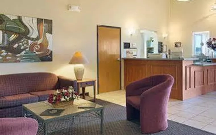 Centerstone Inn & Suites Carlyle