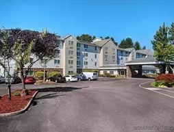 Country Inn & Suites Portland Airport