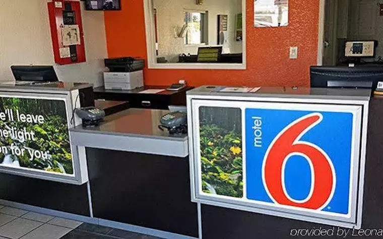 Motel 6 Hayward