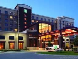 Embassy Suites Minneapolis - North