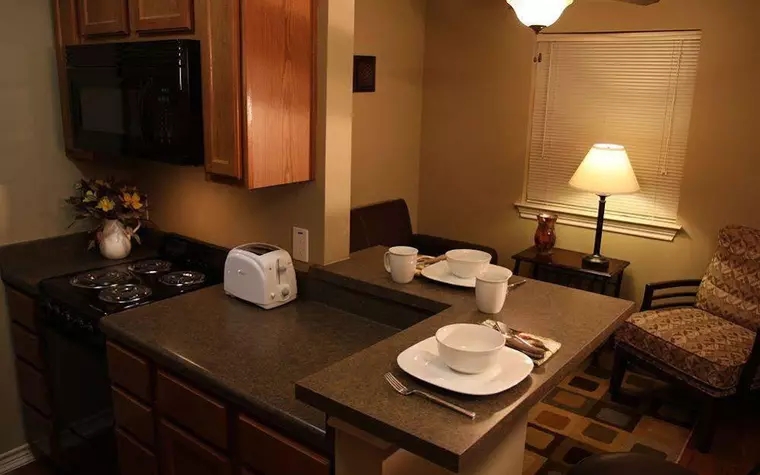 Eagle's Den Suites at Cotulla