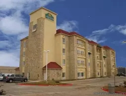 La Quinta Inn & Suites Mansfield, TX