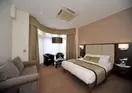 Raglan Hotel