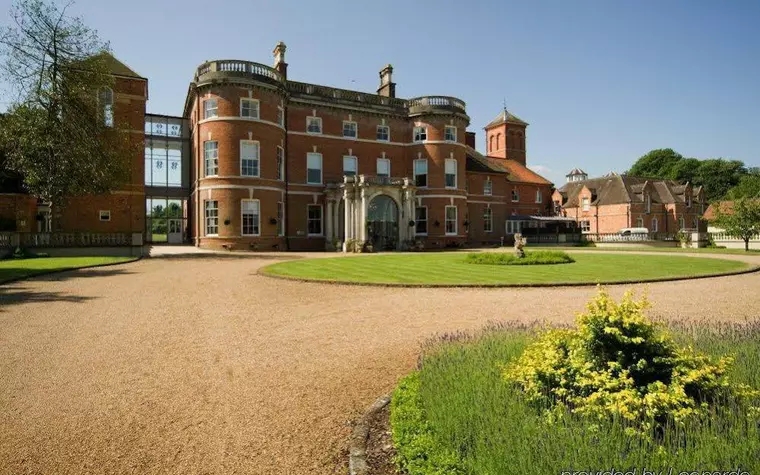 Oakley Hall Hotel