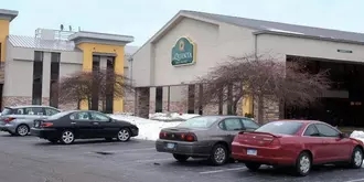 La Quinta Inn & Suites Detroit Metro Airport