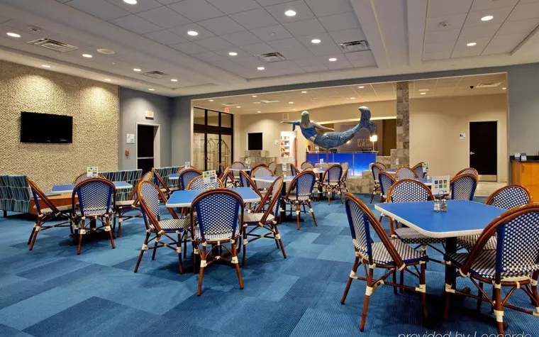 Holiday Inn Express Hotel & Suites Norfolk Airport