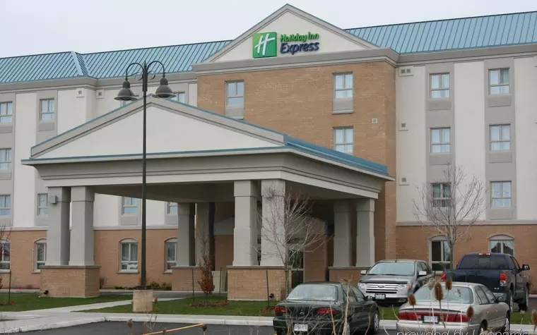 Holiday Inn Express and Suites Kincardine