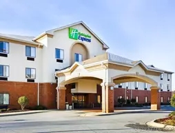 Holiday Inn Express Forest City