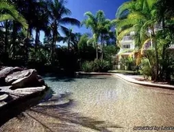 Cairns Golden Sands Beachfront Apartments