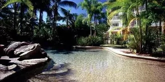 Cairns Golden Sands Beachfront Apartments