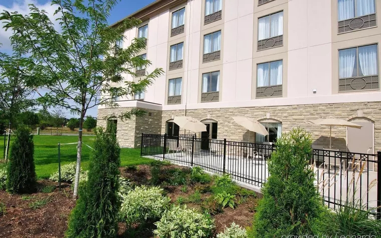 Holiday Inn Express Hotel & Suites Ottawa Airport