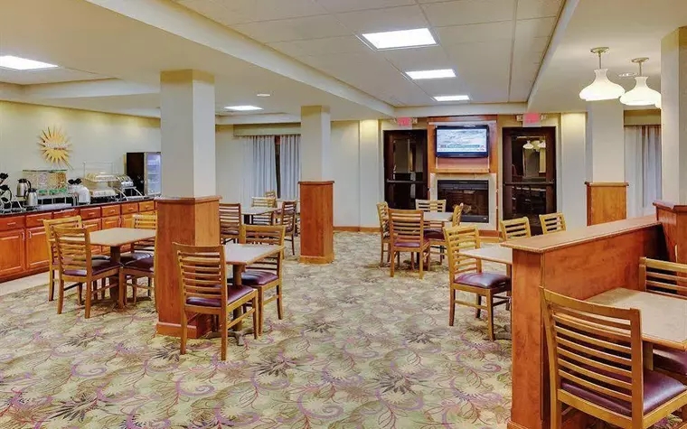 La Quinta Inn & Suites Richmond - Kings Dominion