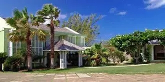 Traditional 5 BR Waterfront Villa - Discovery Bay - PRJ 1418