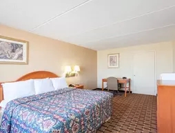 Days Inn and Suites Pigeon Forge