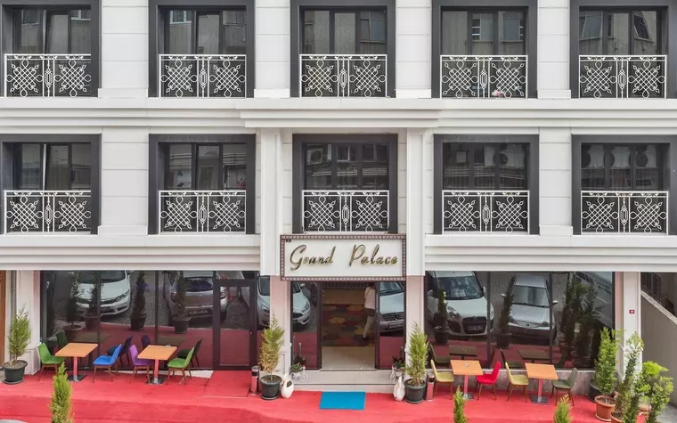 Grand Palace Hotel