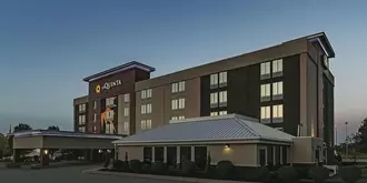 La Quinta by Wyndham Cleveland Airport West