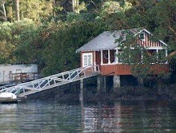 Boathouse B&B and Vacation Rental