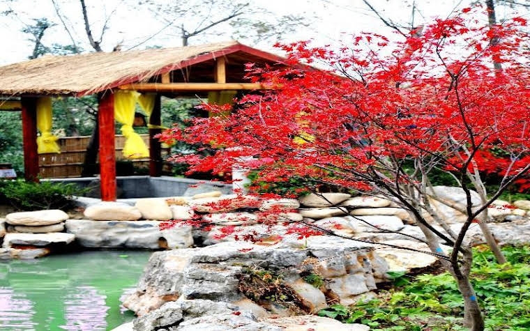 Yangzhou Slender West Lake Hot Spring Resort