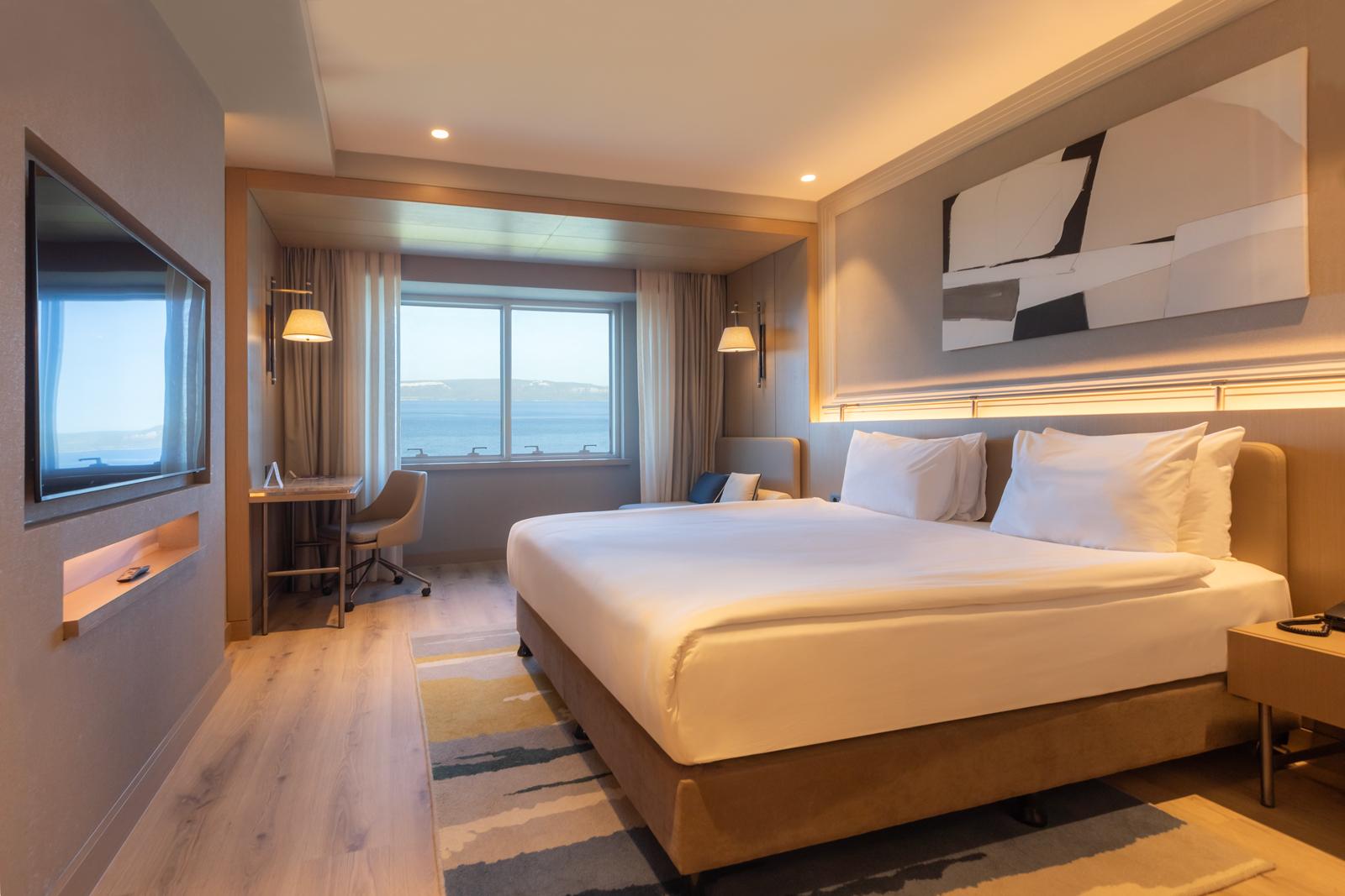 DELUXE KING ROOM WITH BOSPHORUS VIEW