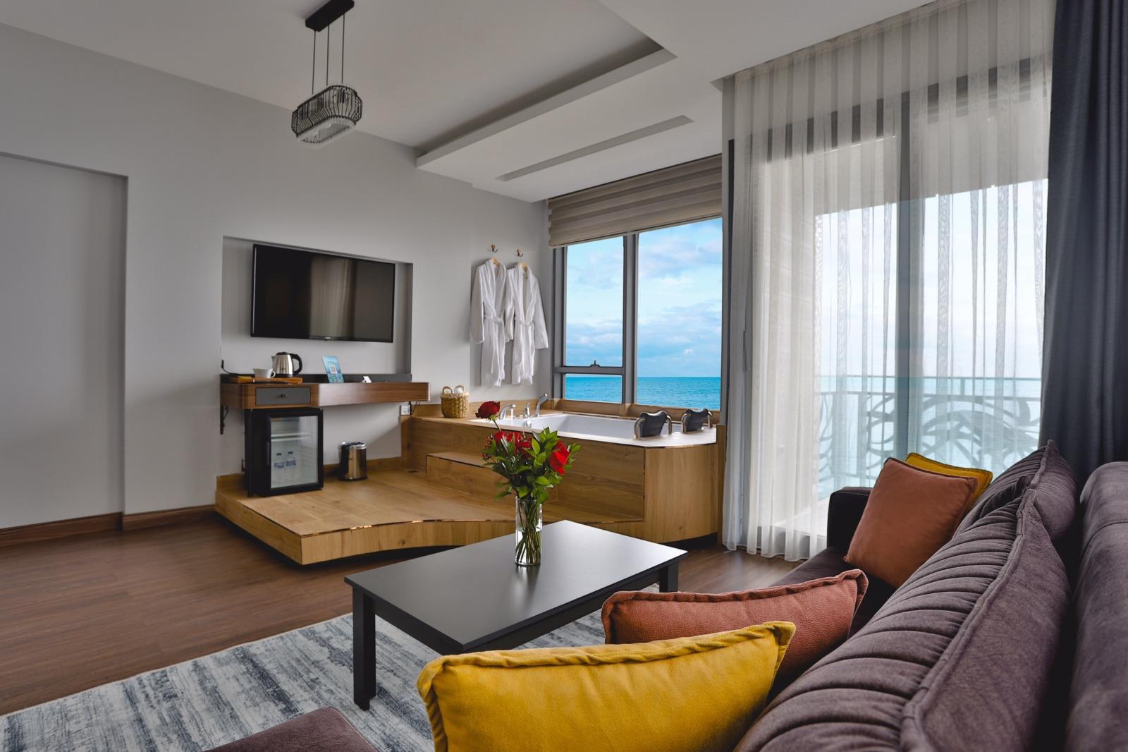 Blacksea Suite With Jacuzzi and Sea View