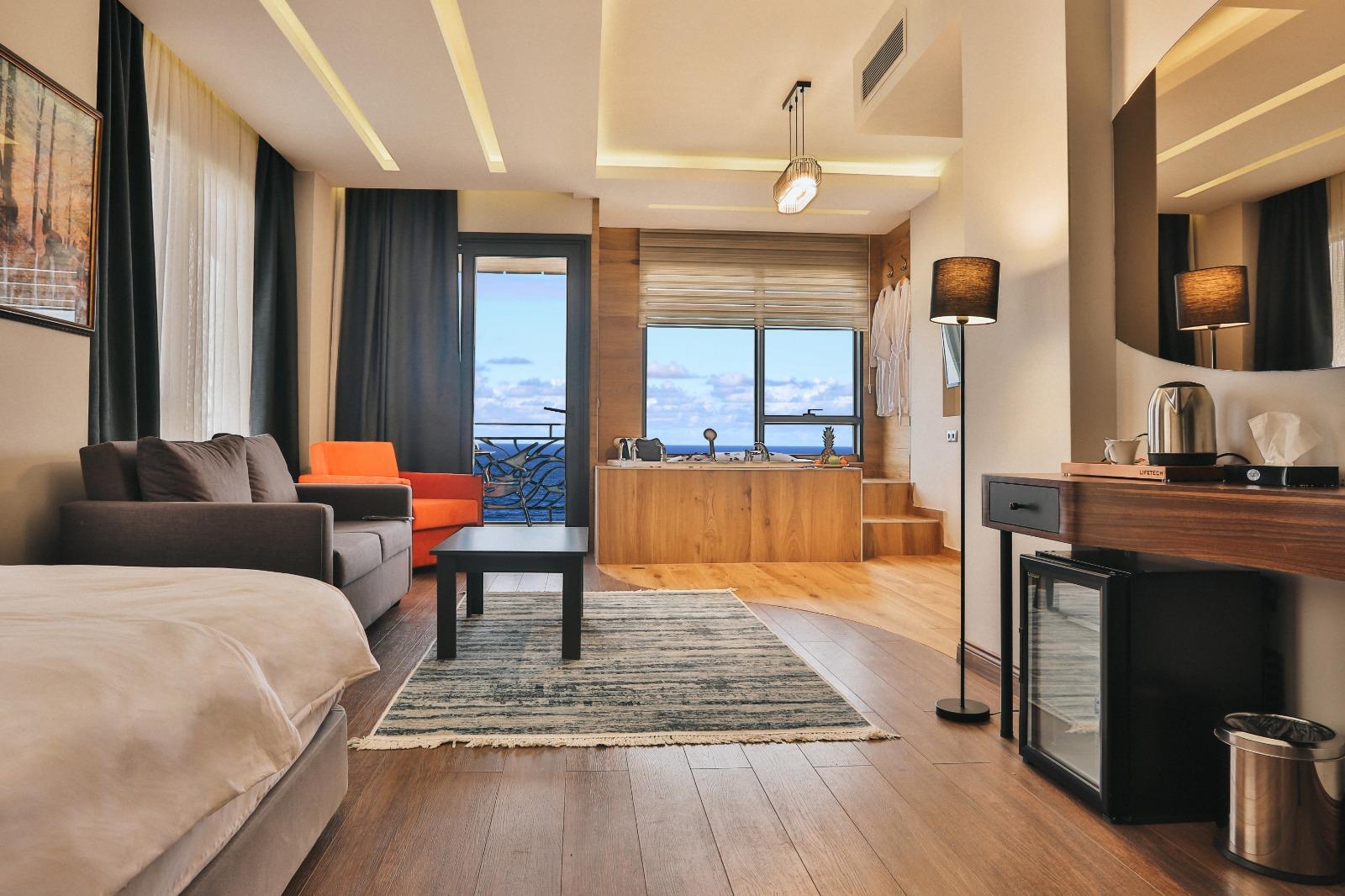 Akyazı Suite With Jacuzzi and Sea View