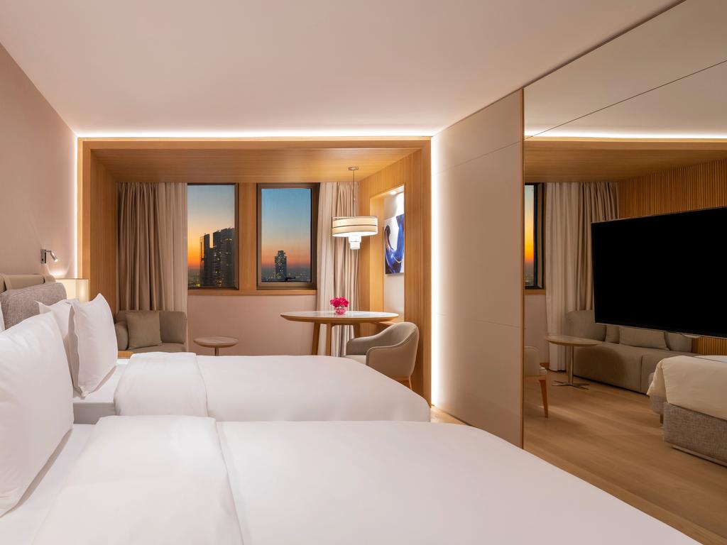 Superior Room with City View